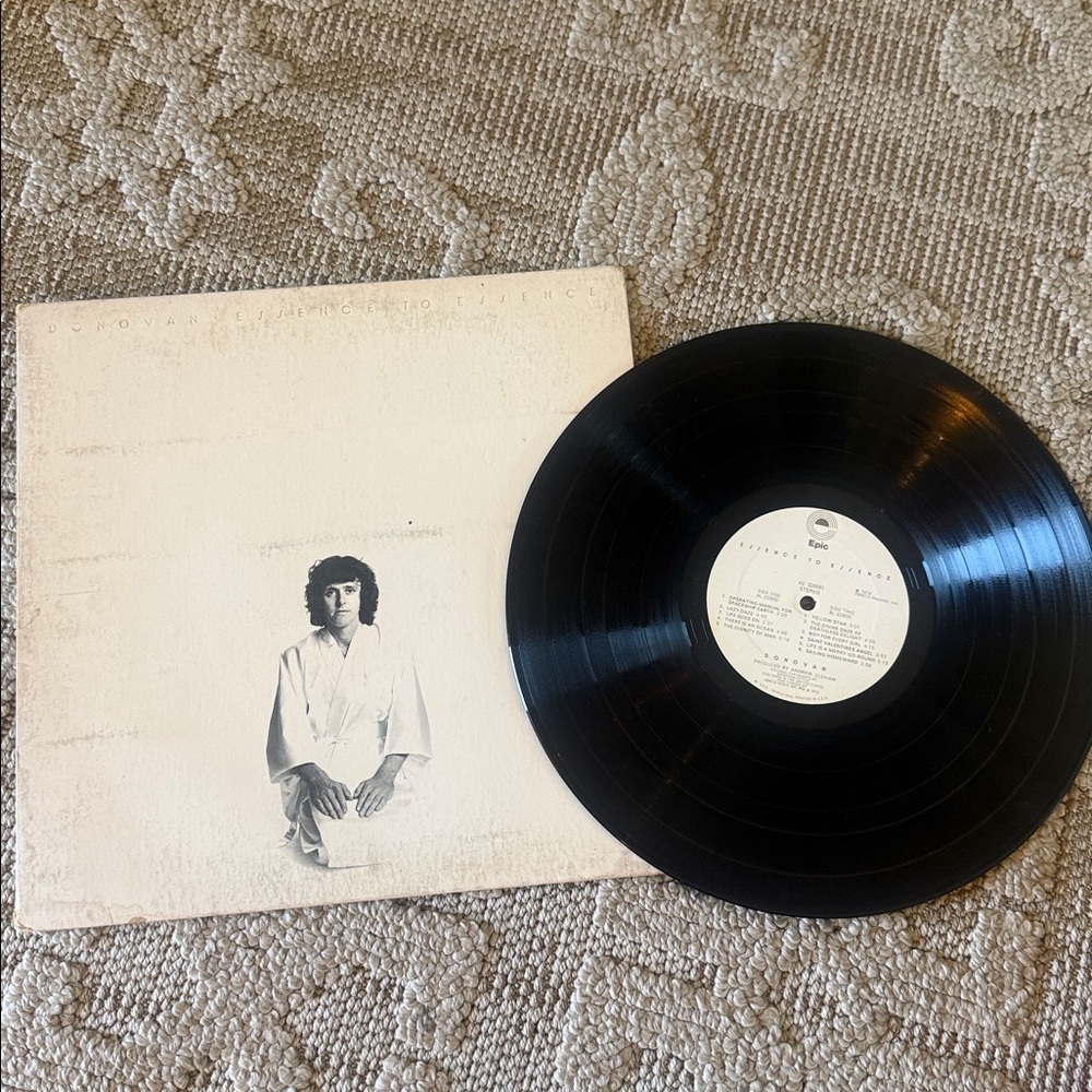 Donovan- Essence To Essence Lp, gatefold  GOOD ,COVER WEAR 1973  R2